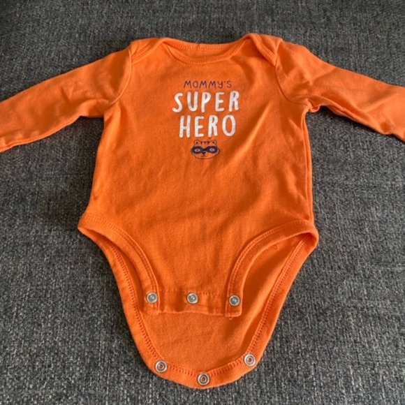 Carter's Baby "Mommy's Super Hero" Onesie 3M - Picture 4 of 5